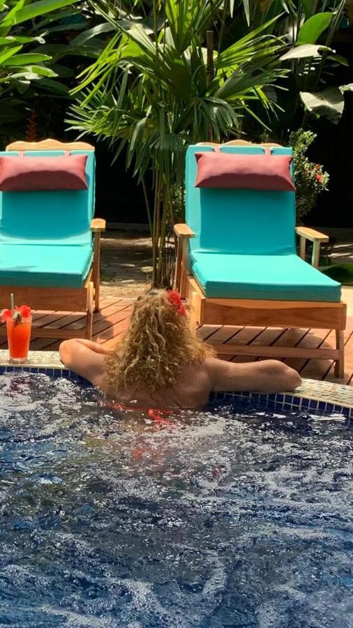 カウイータ Casa Mambo Bed & Breakfast エクステリア 写真