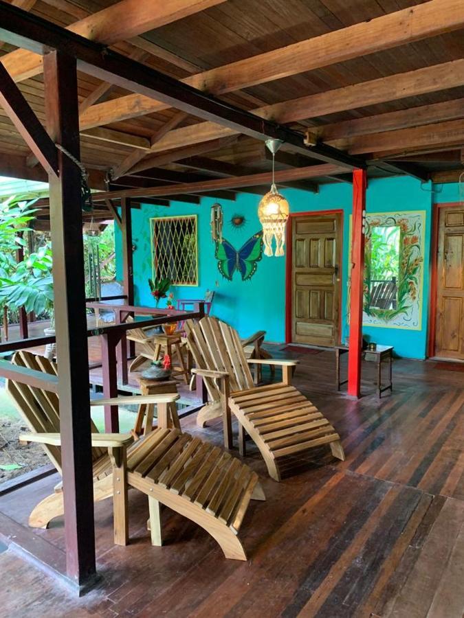 カウイータ Casa Mambo Bed & Breakfast エクステリア 写真